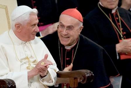 cardinale bertone e papa