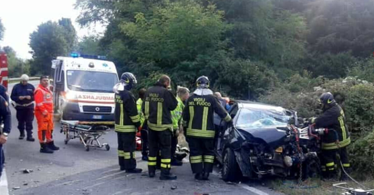 Incidente Stradale Devastante: Mamma E Figlio Di 12 Anni Perdono La ...